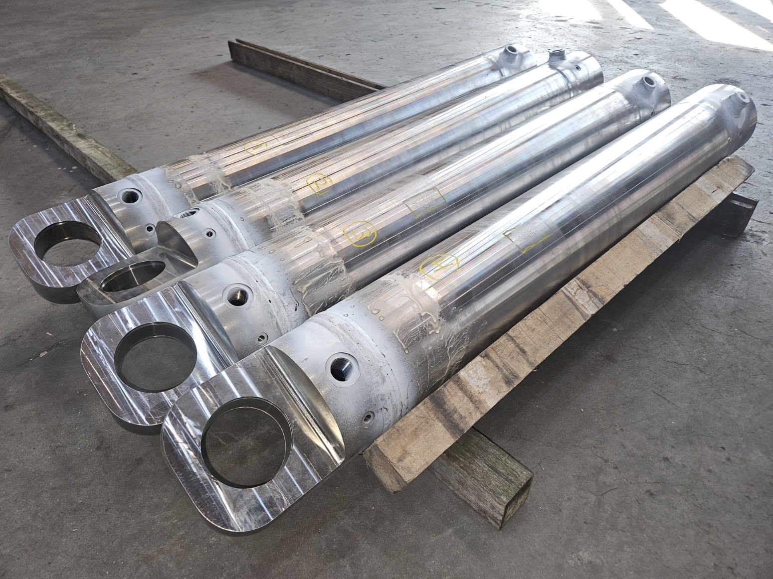 Lassen van buis en hydrauliek cilinder